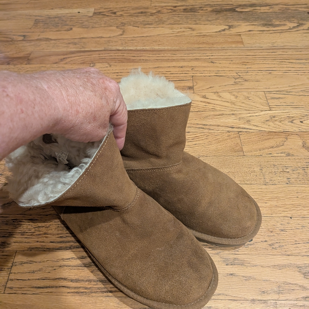 UGG KOOLABURRA Tan Ankle Boots with Shearling Lining WOMENS 9 EXC SHAPE